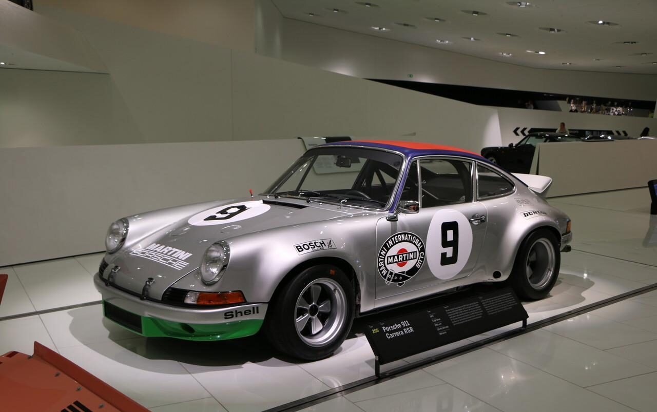 PORSCHE 911 Carrera RS & RSR 限定版 1973年式 911カレラRSRを紹介!!! - YouTube