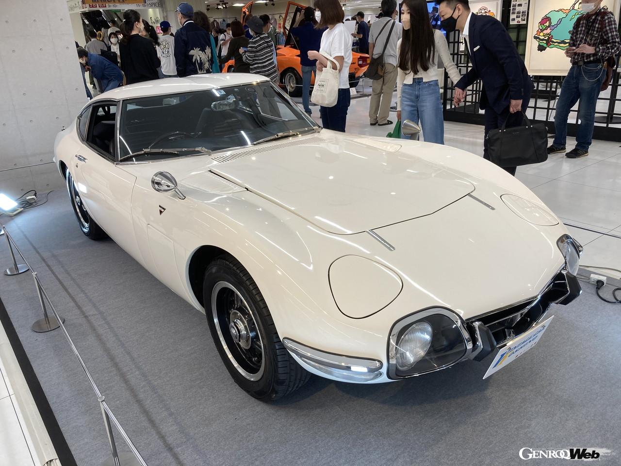 「昭和レトロな世界展」に出展されたトヨタ 2000GTのフロントスタイル