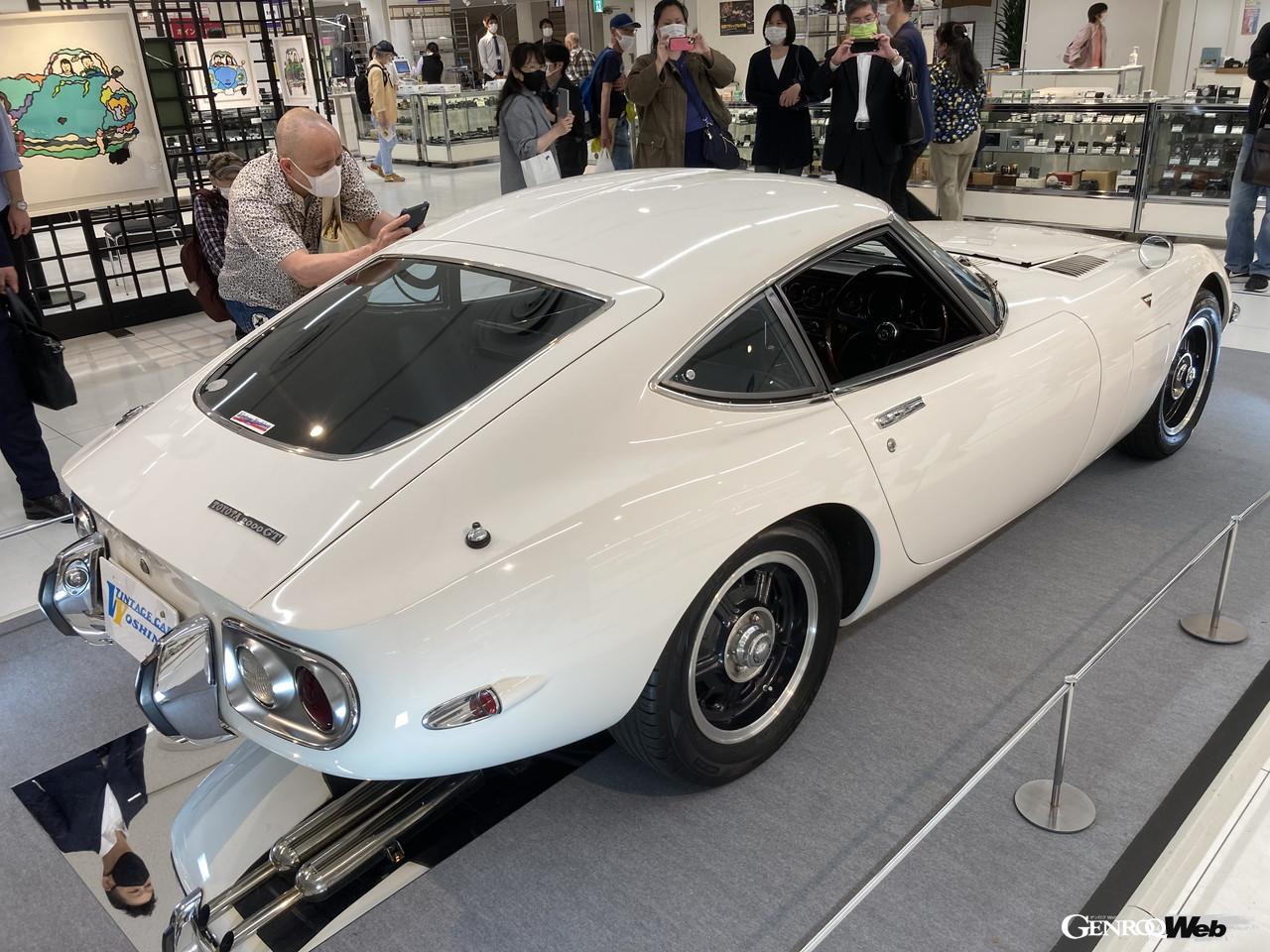 「昭和レトロな世界展」に出展されたトヨタ 2000GTのリヤスタイル