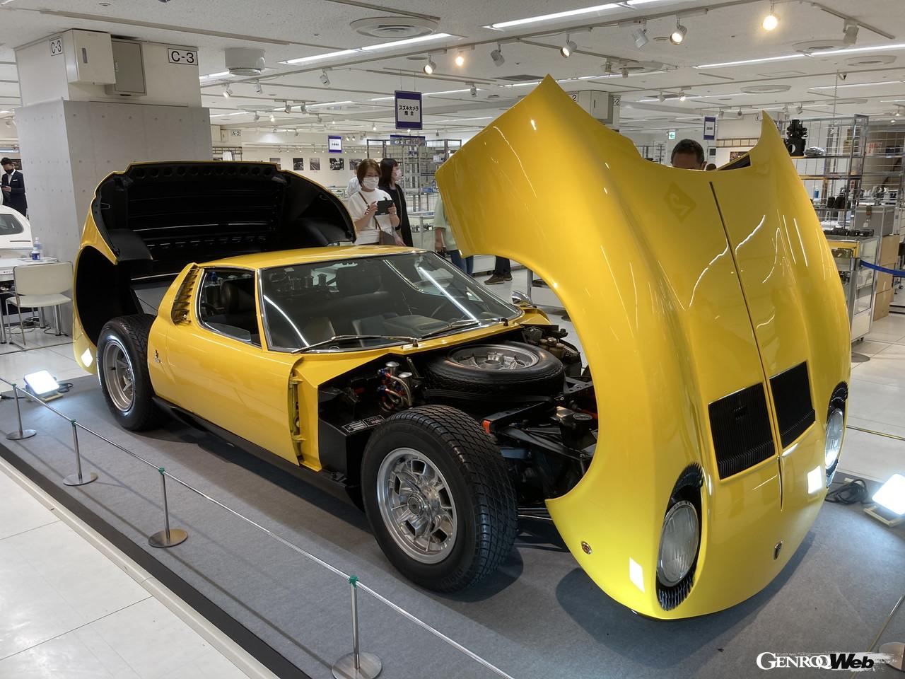 「昭和レトロな世界展」に出展されたランボルギーニ ミウラのフロントスタイル