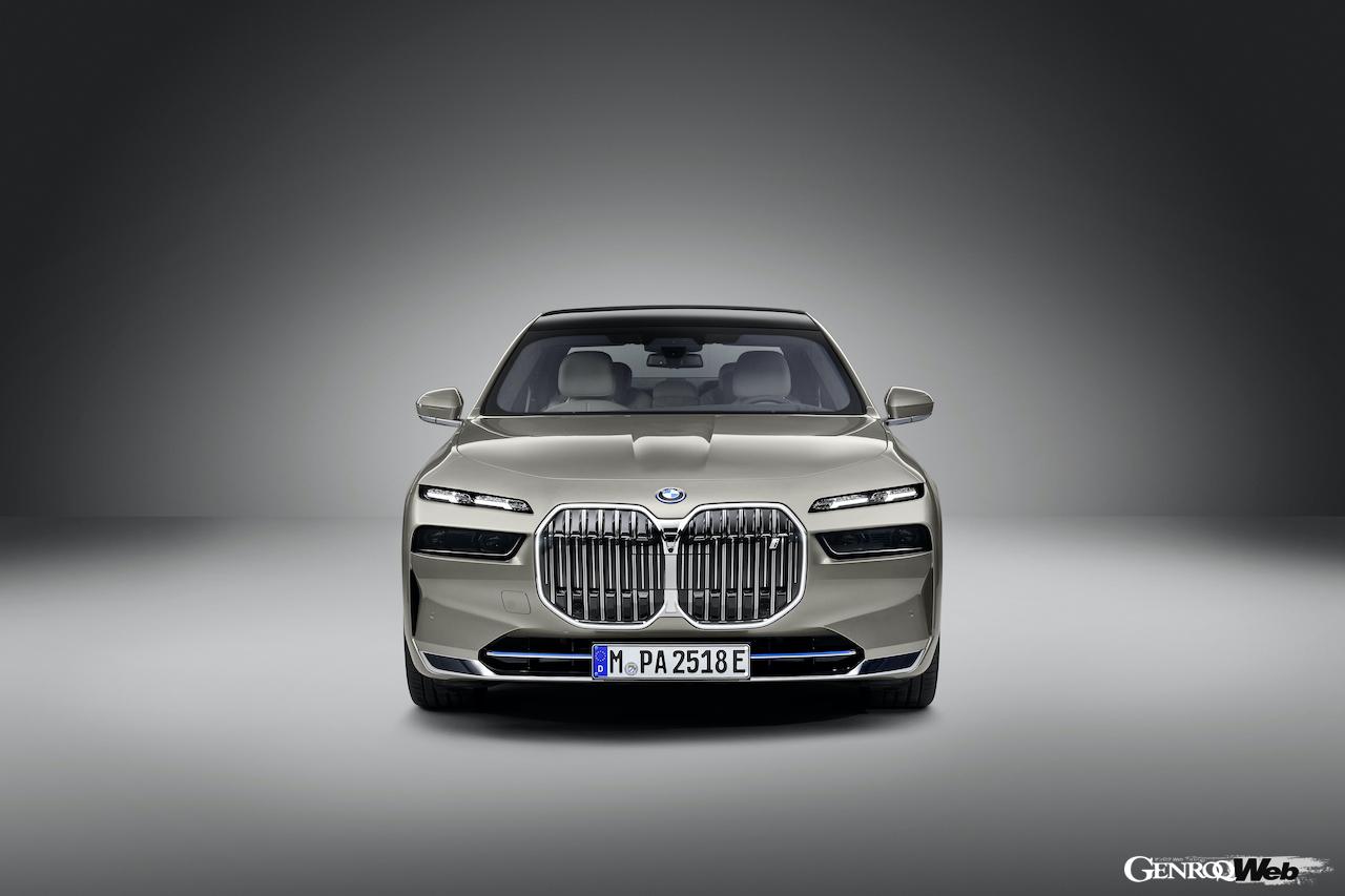 新型BMW 7シリーズのフロントビュー