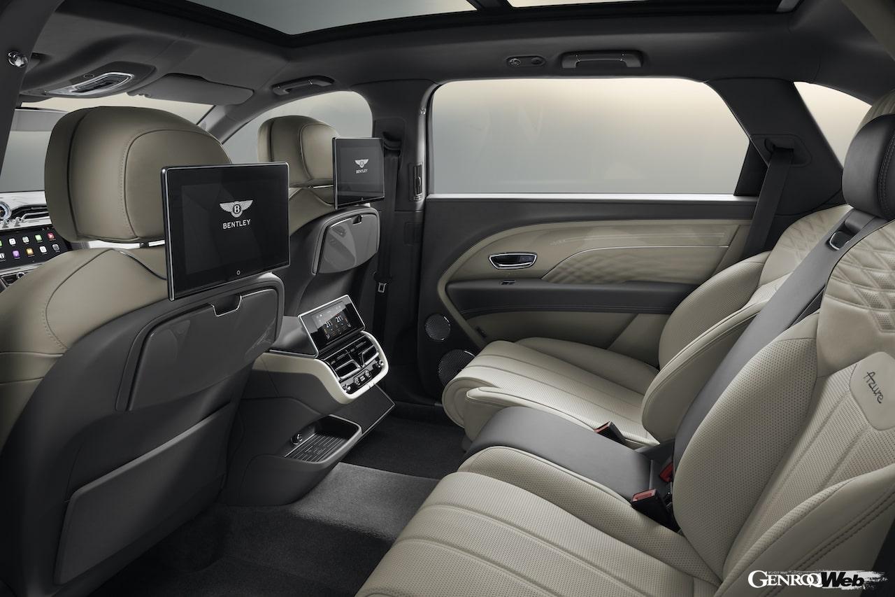 ベントレー ベンテイガ EWBのリヤシート