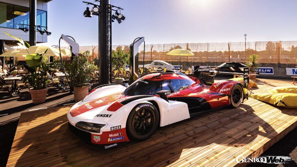 これまで多くのドラマの舞台となってきたサルト・サーキットに、様々なな世代のポルシェが集まった。