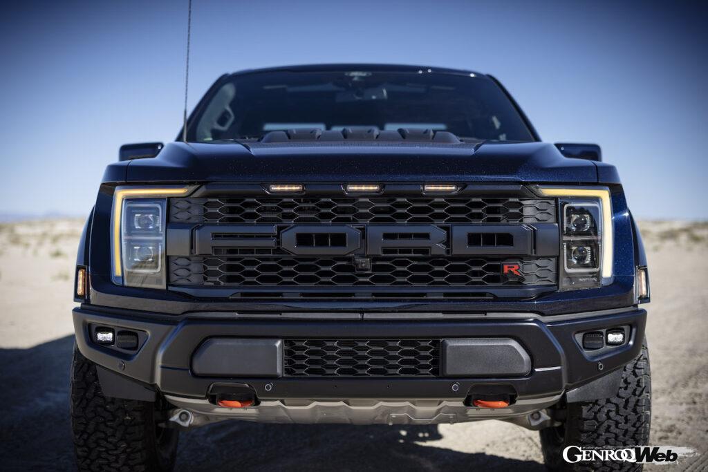 最速・最強のピックアップトラック「フォード F-150 ラプター R」のエクステリア。