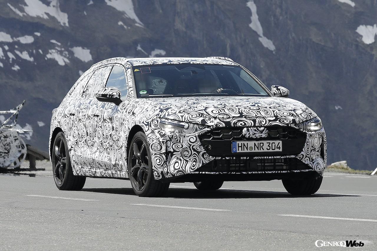 オーストリア・アルプスで、入念なブレーキテストを行う次期「アウディ A4 アバント」のプロトタイプ。