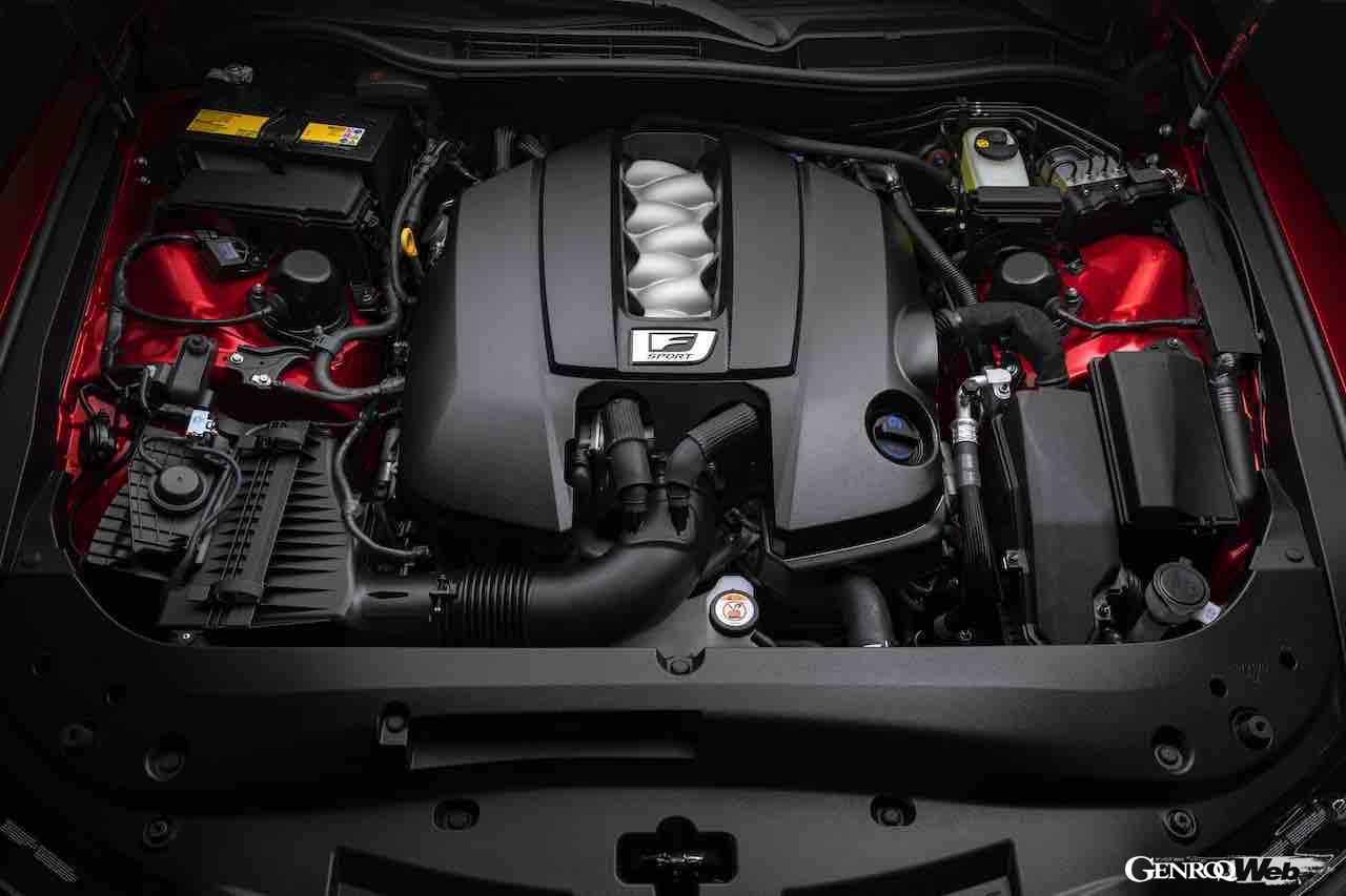 LC500に搭載されている5.0リッターV型8気筒自然吸気ガソリンエンジンは、最高出力481psを発揮。自然吸気らしい、官能的エンジンサウンドも実現している。