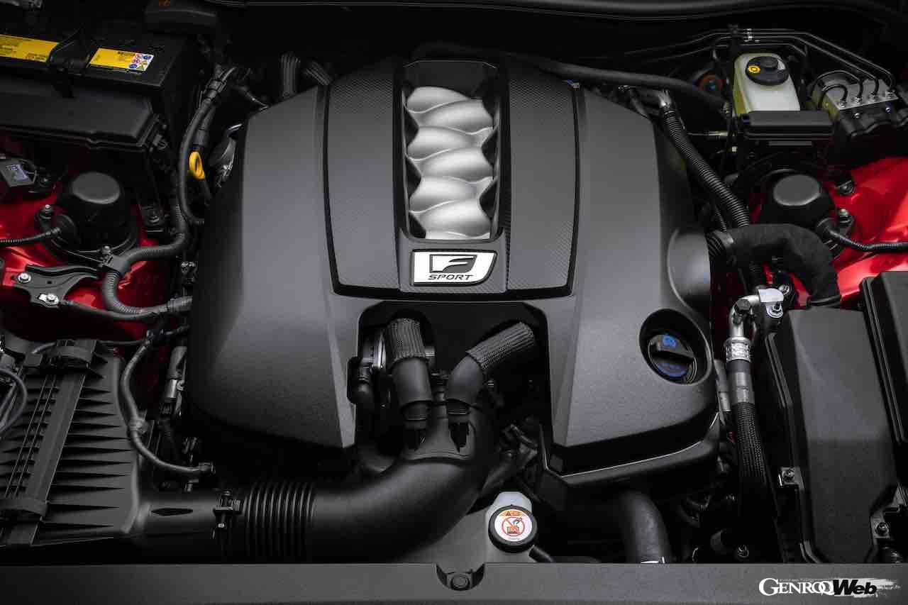LC500に搭載されている5.0リッターV型8気筒自然吸気ガソリンエンジンは、最高出力481psを発揮。自然吸気らしい、官能的エンジンサウンドも実現している。