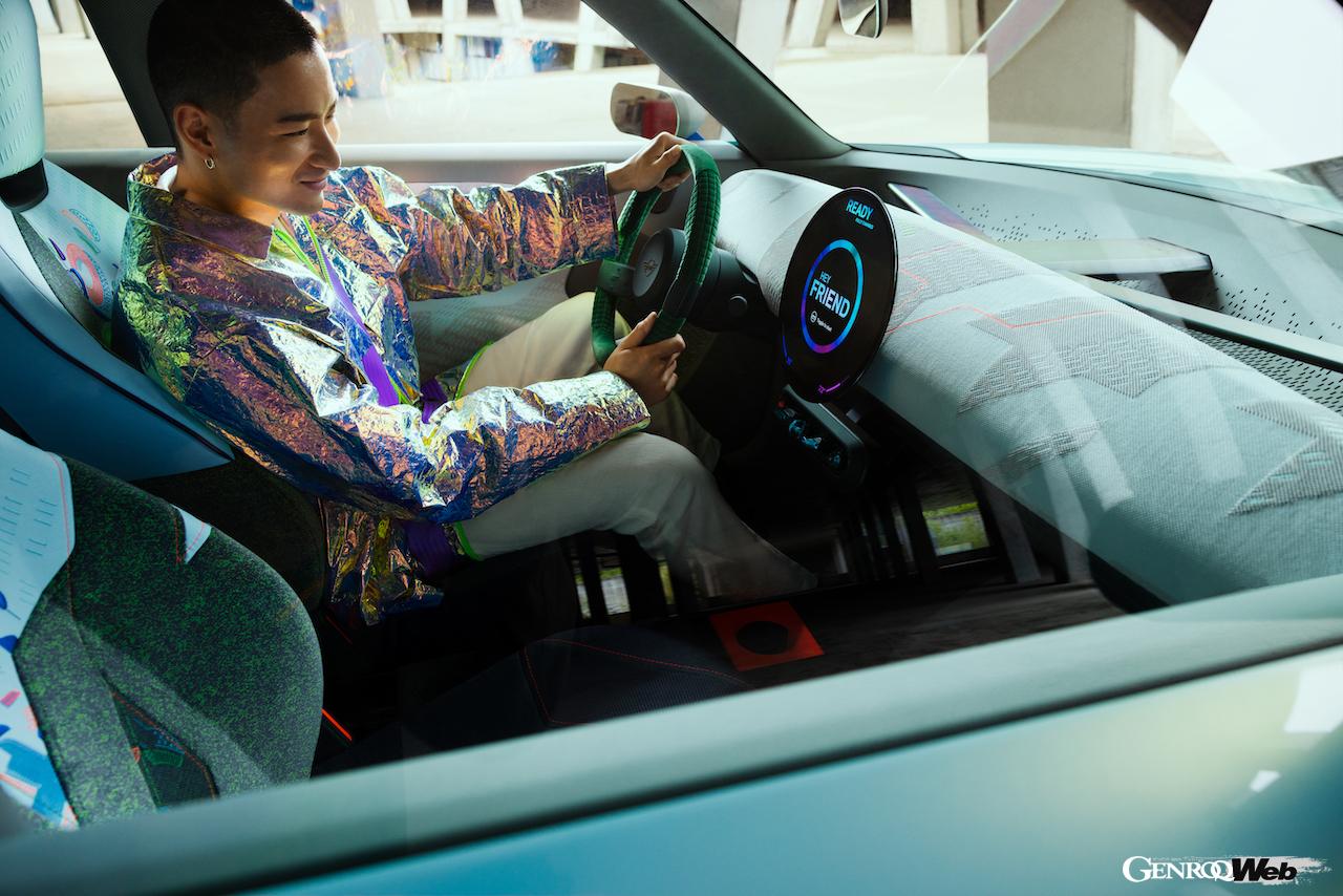 「MINI コンセプト エースマン」のインテリア。