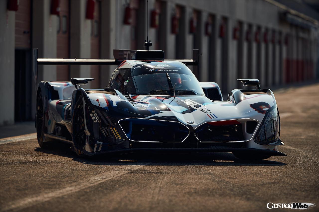 イタリアのヴァラーノ・デ・メレガリで精力的に走行を続ける、BMW M ハイブリッド V8。