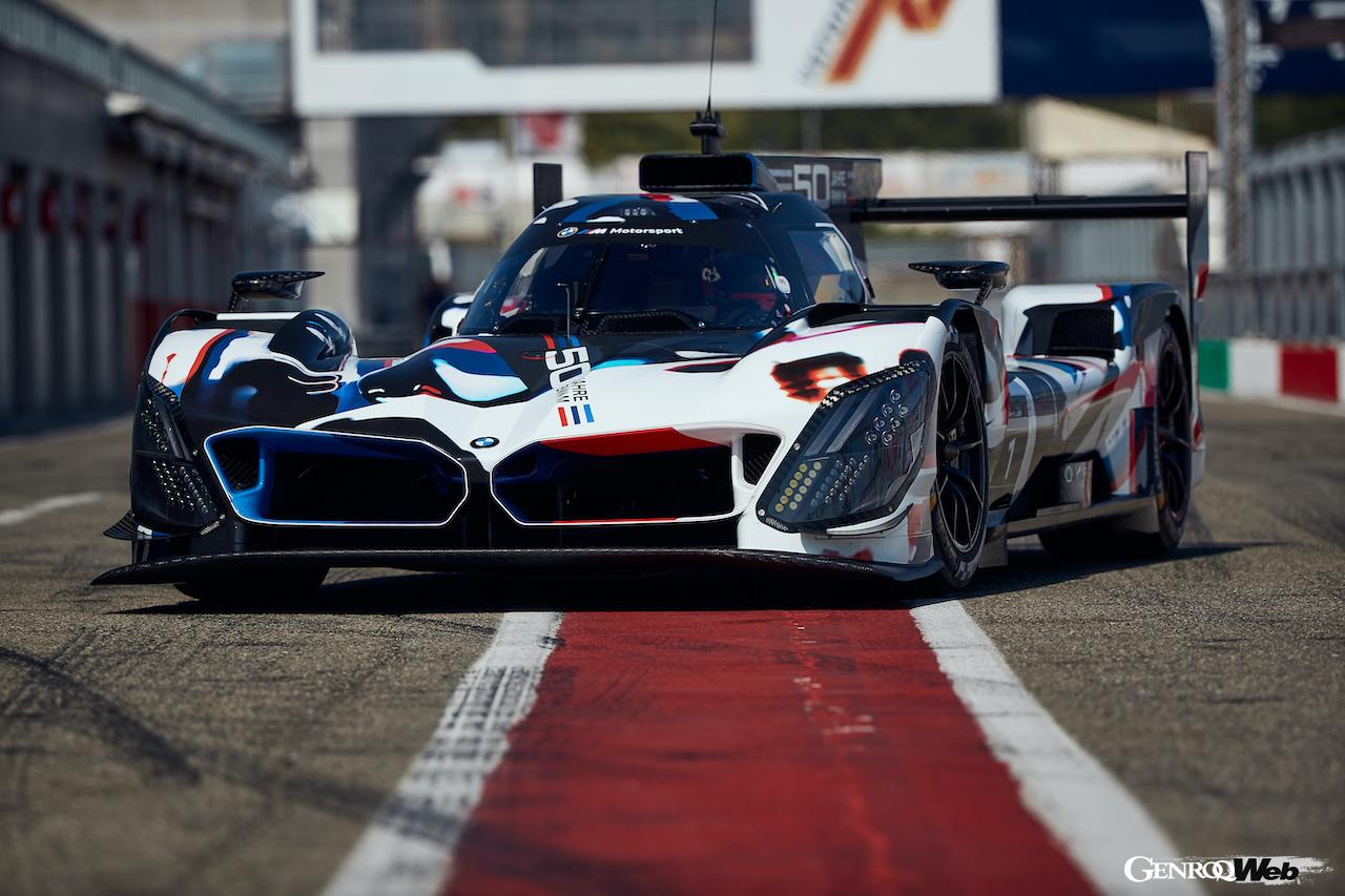イタリアのヴァラーノ・デ・メレガリで精力的に走行を続ける、BMW M ハイブリッド V8。