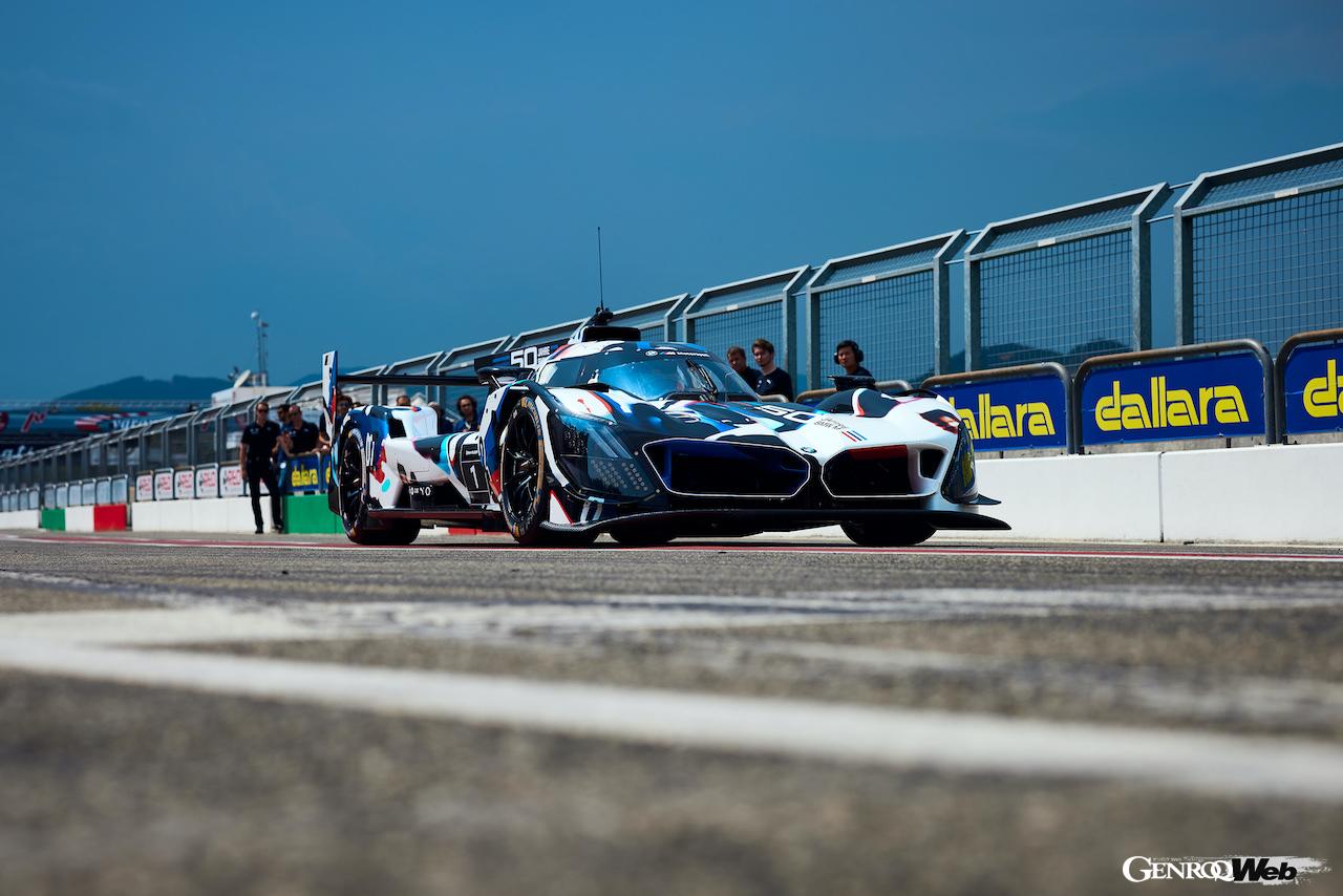 イタリアのヴァラーノ・デ・メレガリで精力的に走行を続ける、BMW M ハイブリッド V8。
