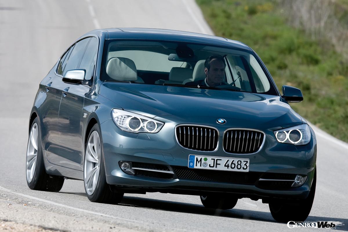 2009年に登場した5シリーズグランツーリスモ。わずかにタワーパーキングに入れない1559mmという全高。