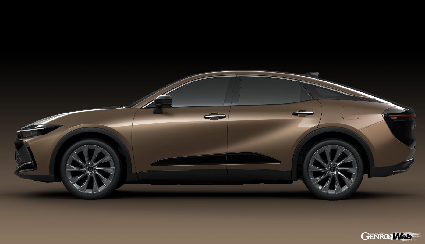 全長4930mm、全幅1840mm、全高1540mmの堂々たるサイズのクラウン クロスオーバー。ホイールベースは2850mmとなる。