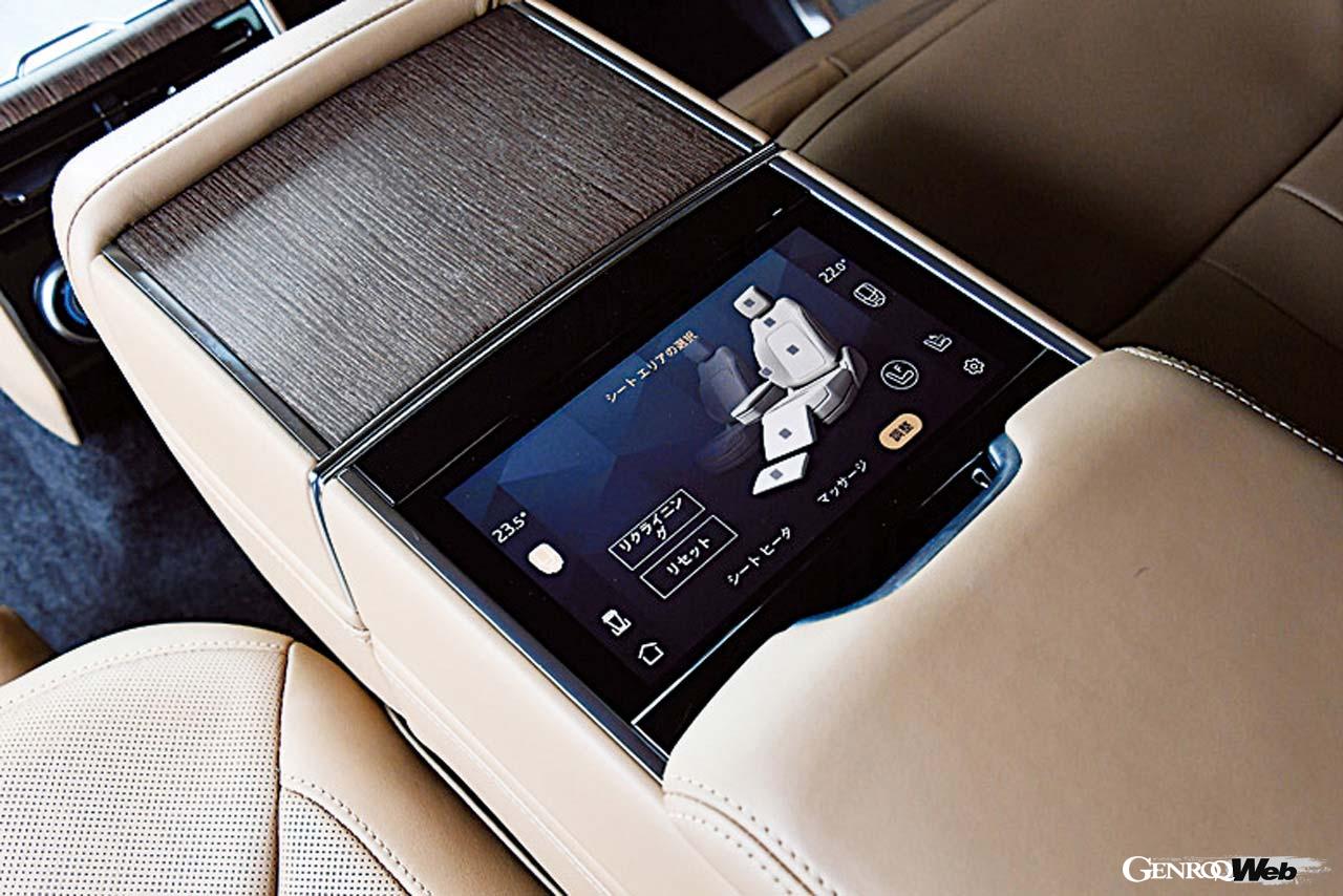 試乗した新型レンジローバーはオプション設定となる、24way電動フロントシート＆リヤエグゼクティブクラスコンフォートシート（87万5000円）を装備していた。