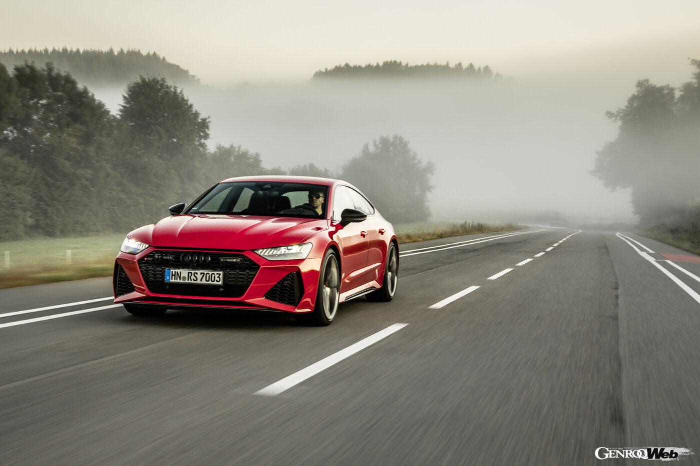 アウディ RS7 スポーツバックのフロントビュー
