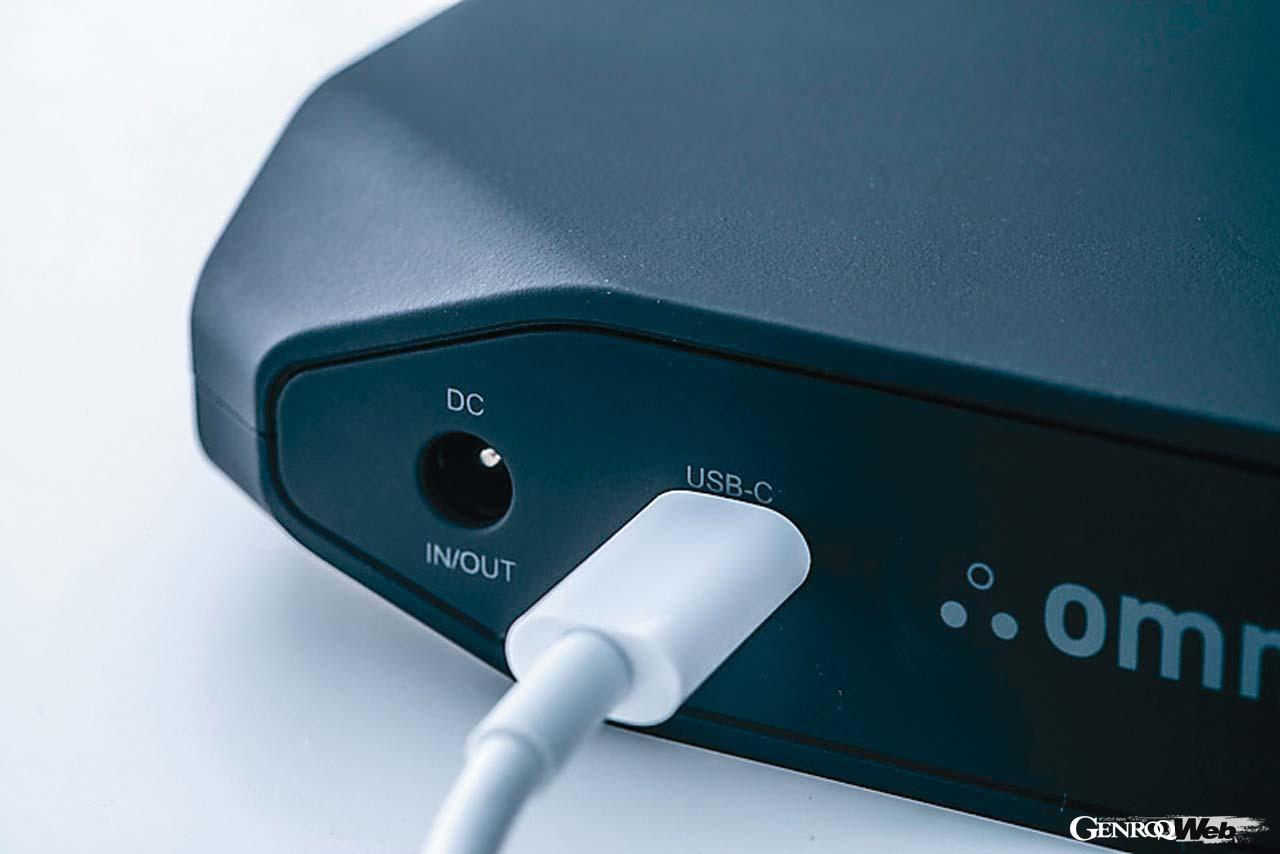 最大60W出力の高出力USB-Cはタブレットやスマートフォンの充電に便利極まりない。またユニバーサルDCポートも採用している。
