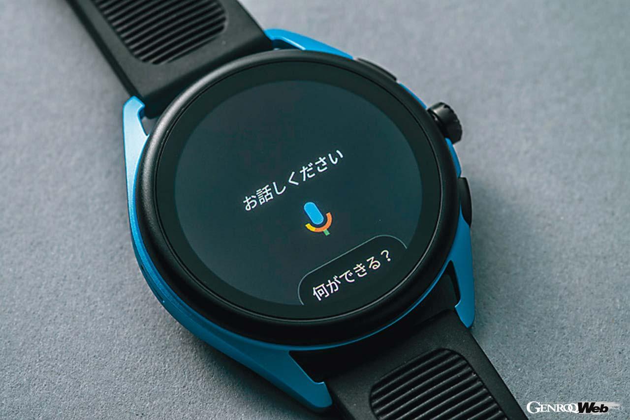 Googleアシスタントを搭載する。時計に話しかけることでミュージックや通知アラート、互換アプリの音をスマートウォッチから聞くことが可能だ。