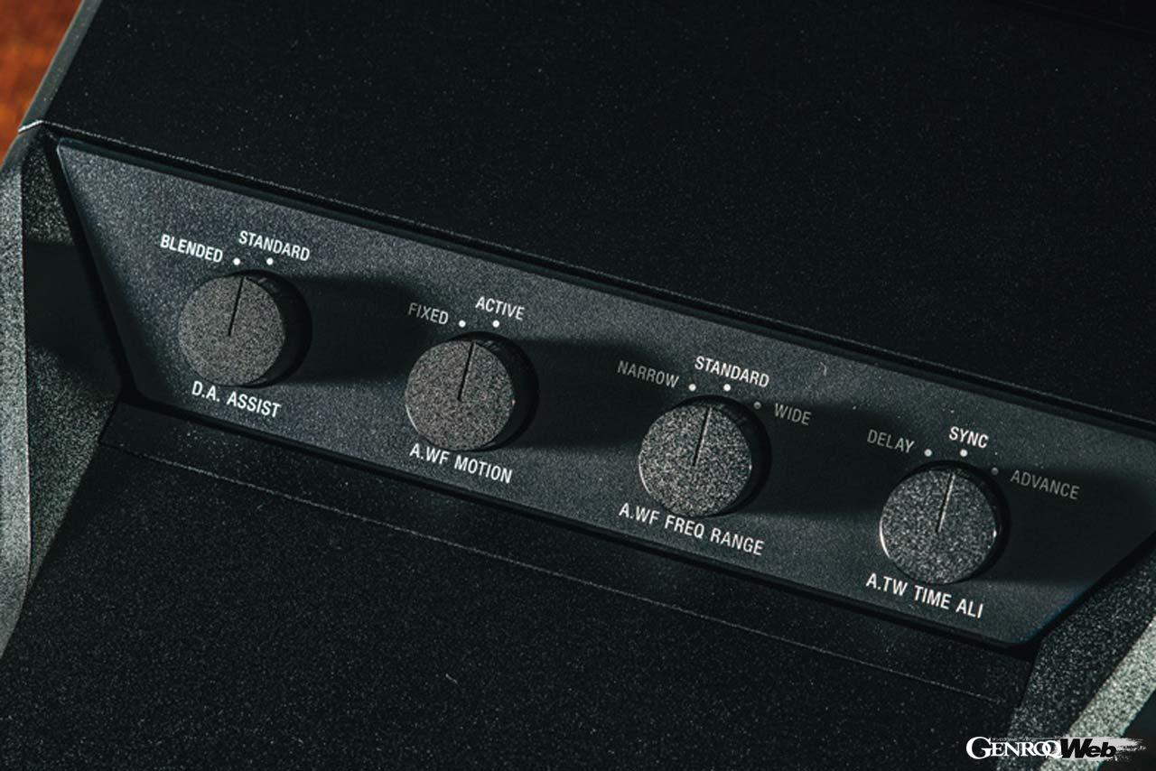 デジタルアンプの信号のみ増幅させるなど、基本の音質は維持したまま信号劣化なく音の質感を微調整できる音量調整スイッチ。プロと同等の音の微調整が誰でも味わえる。