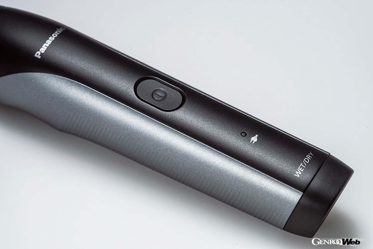 本体まるごと水洗いできる「防水設計」＆刃を外さずに毛くずを洗い流せる「ウォータースルー洗浄」なので、お風呂の中で気軽に使える。