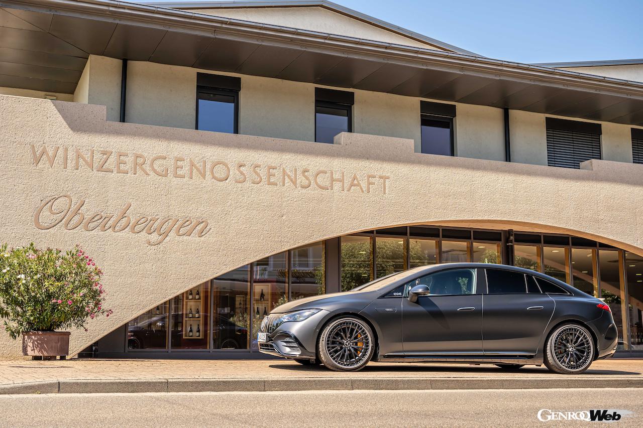 メルセデスAMG EQE 53 4MATIC＋のフロントビュー