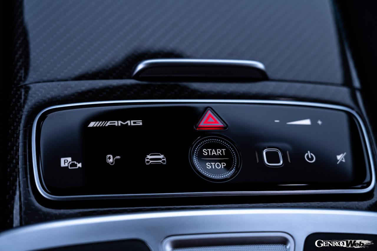 メルセデスAMG EQE 53 4MATIC＋のセンターコンソールスイッチパネル