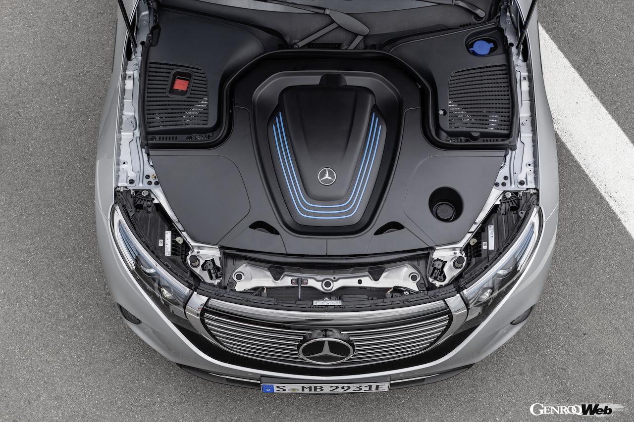 メルセデス・ベンツ EQCのボンネット