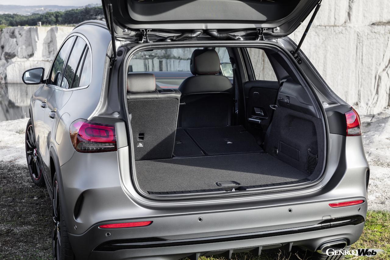 メルセデス・ベンツ GLAのラゲッジコンパートメント