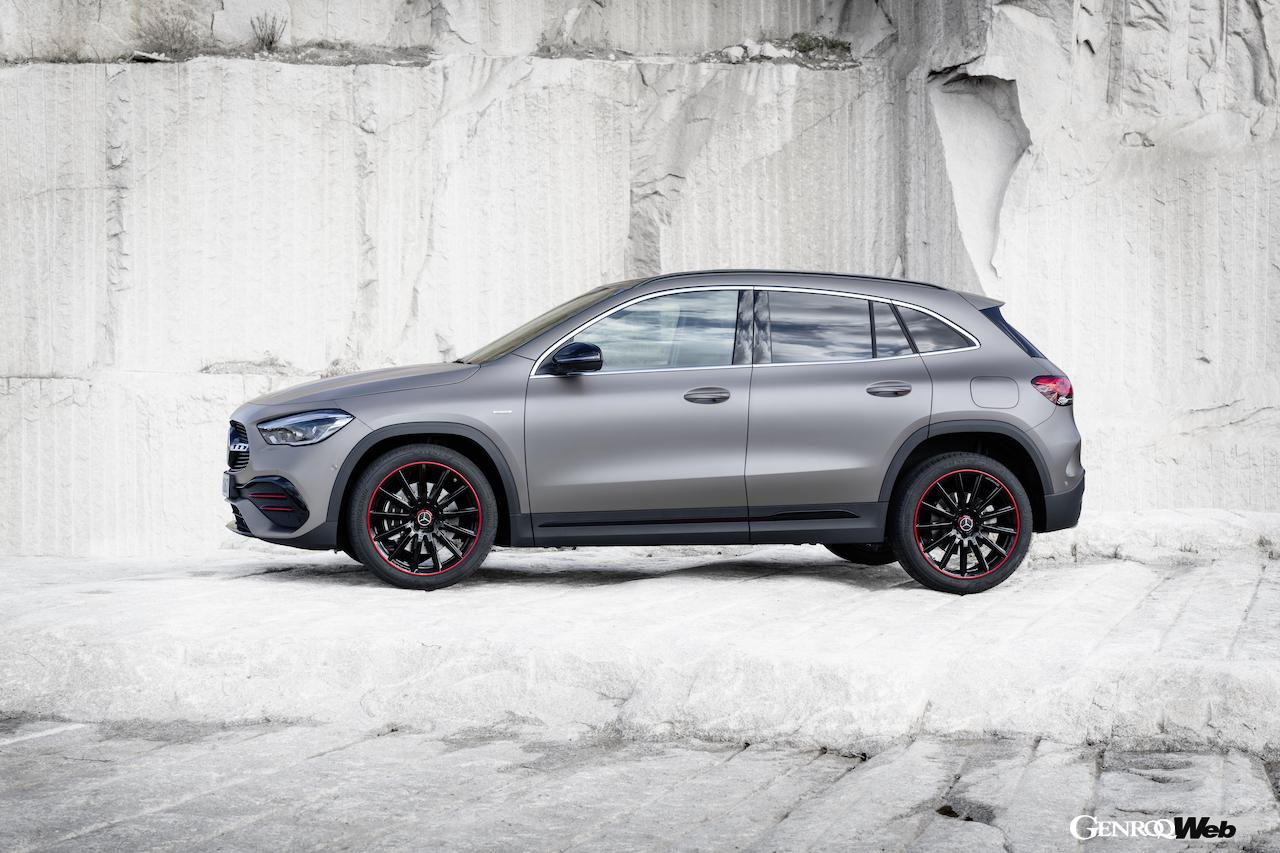 メルセデス・ベンツ GLAのサイドビュー