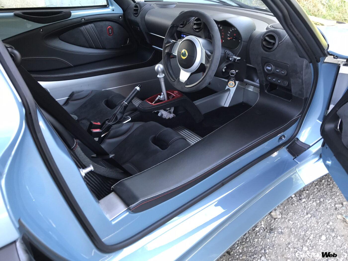 ロータス エキシージ スポーツ 410のコクピット