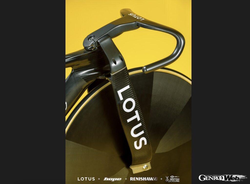 今回、コモンウェルスゲームでイングランドチームが使用したバイクは、ロータス・エンジニアリングのテクニカルサービス部門が、ホープと共同開発した。