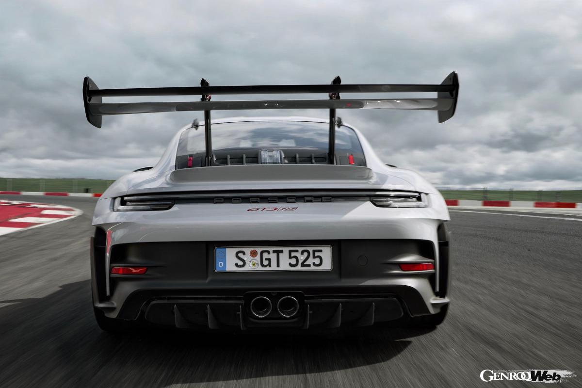 公道走行可能な最強の911として開発された「ポルシェ 911 GT3 RS」のエクステリア。