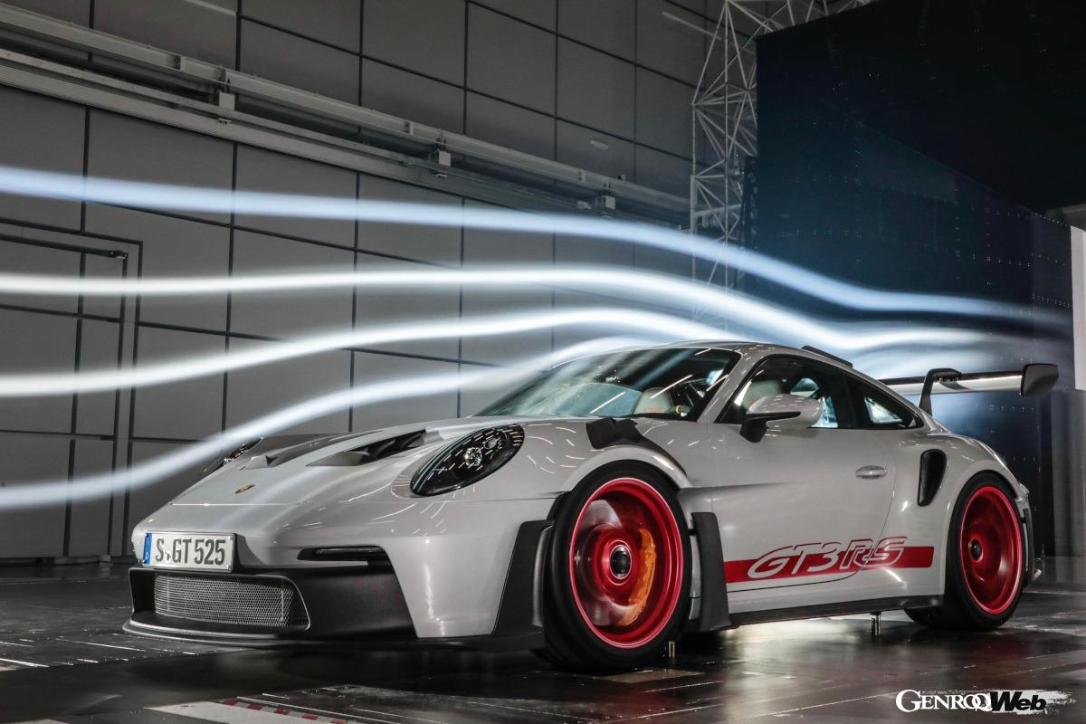 公道走行可能な最強の911として開発された「ポルシェ 911 GT3 RS」の空力デバイス。