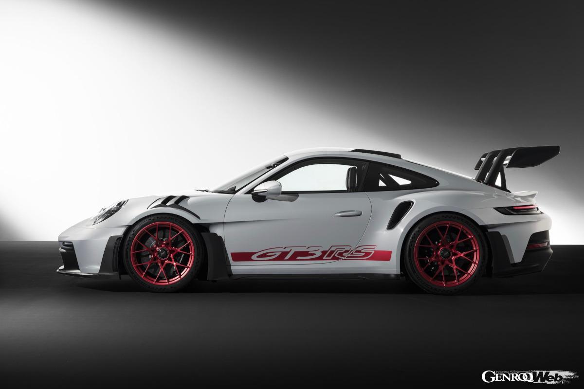 公道走行可能な最強の911として開発された「ポルシェ 911 GT3 RS」のエクステリア。