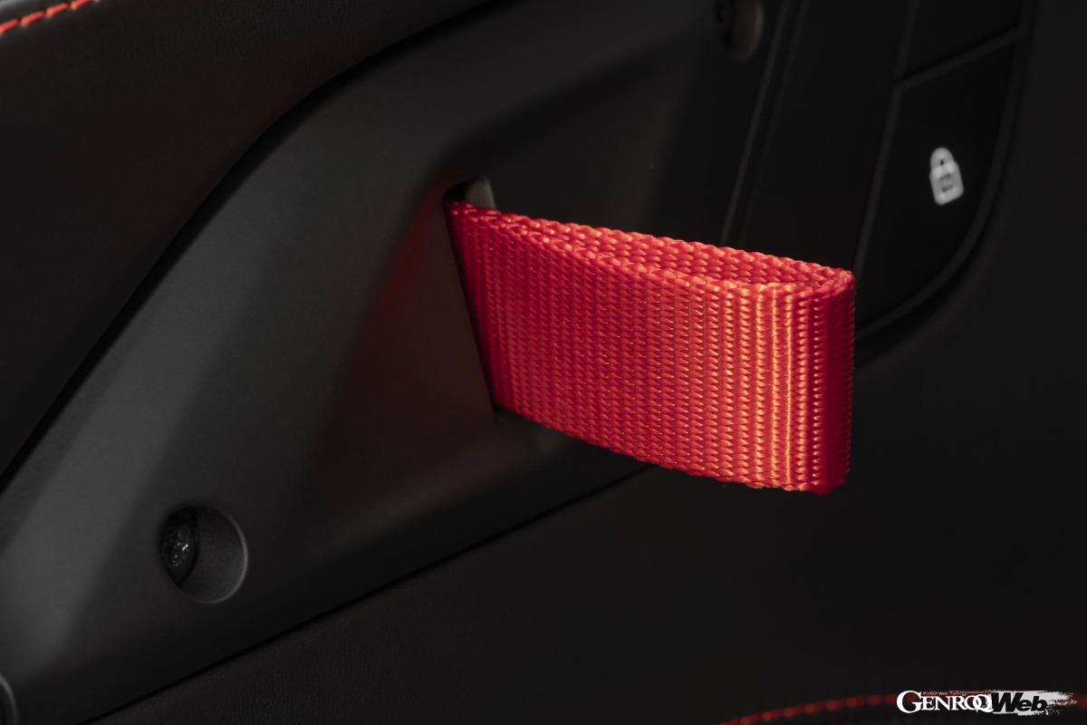 公道走行可能な最強の911として開発された「ポルシェ 911 GT3 RS」のインテリア。