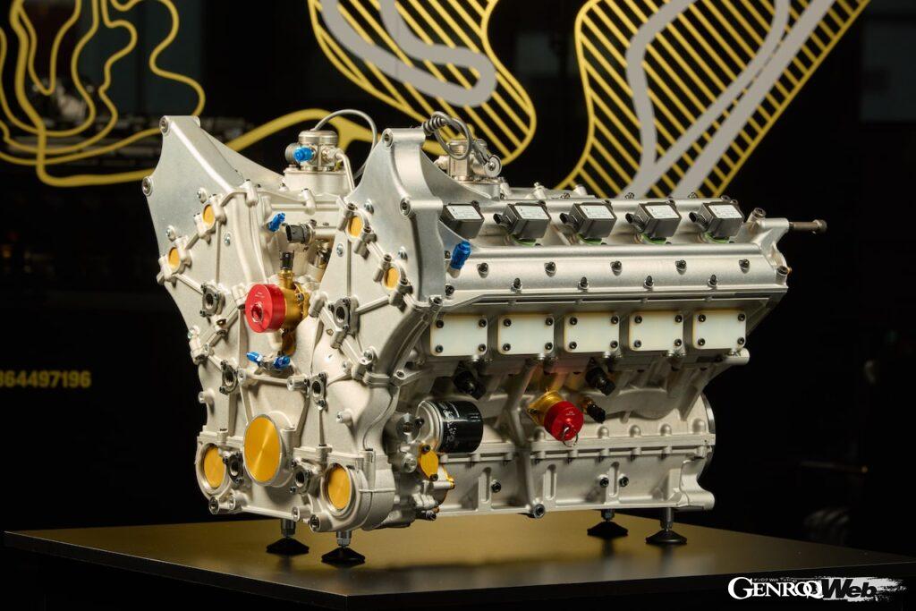 「ロディン FZERO」に搭載される4.0リッターV型10気筒ツインターボ。このエンジンはさらなるパフォーマンスアップを目指し、排気量の拡大も計画されている。