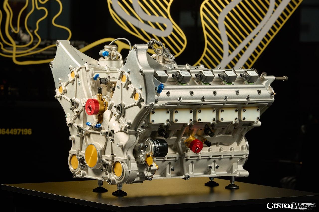 「ロディン FZERO」に搭載される4.0リッターV型10気筒ツインターボ。このエンジンはさらなるパフォーマンスアップを目指し、排気量の拡大も計画されている。