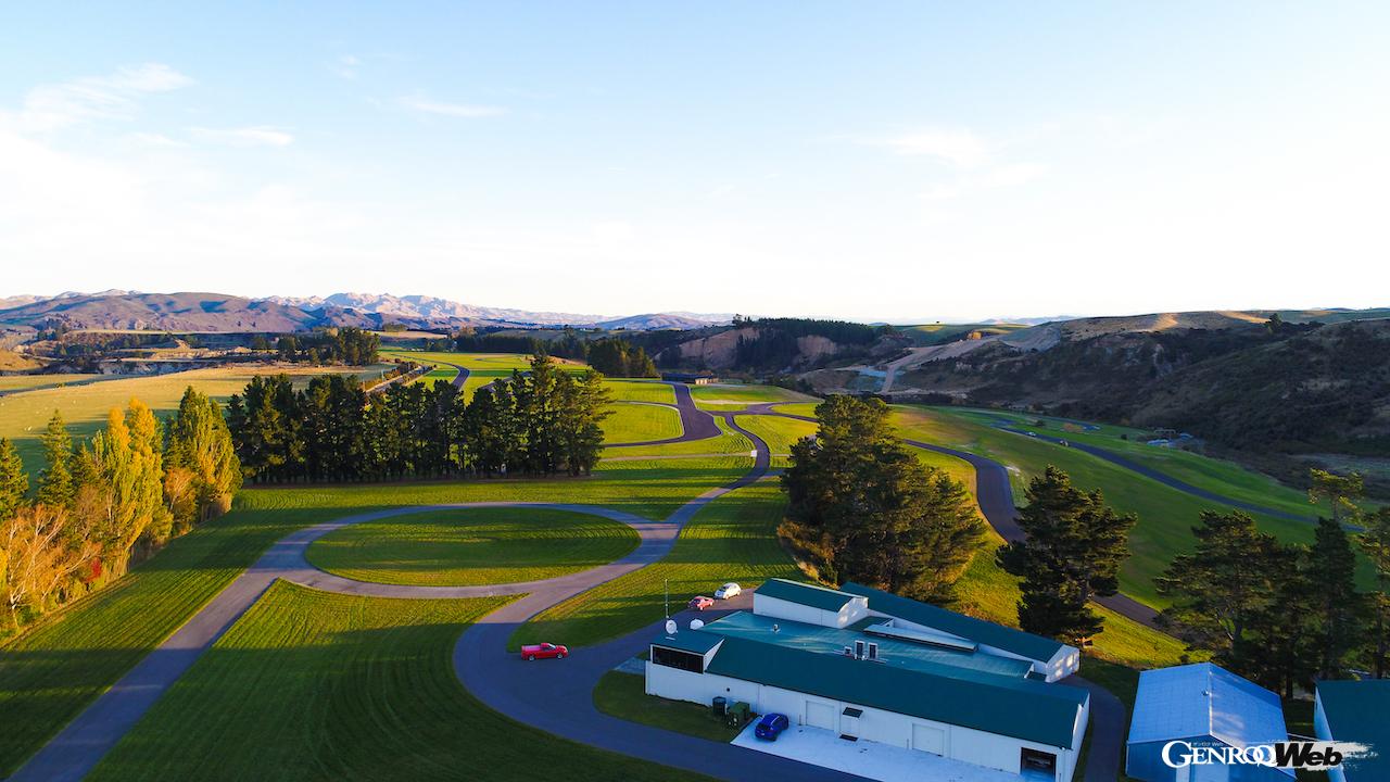 ニュージーランドの南島に設けられたロディン・カーズの製造施設。