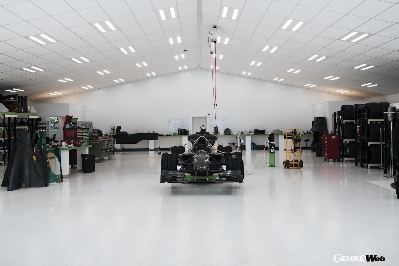 ニュージーランドの南島に設けられたロディン・カーズの製造施設。