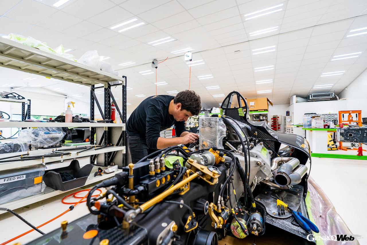 ニュージーランドの南島に設けられたロディン・カーズの製造施設。