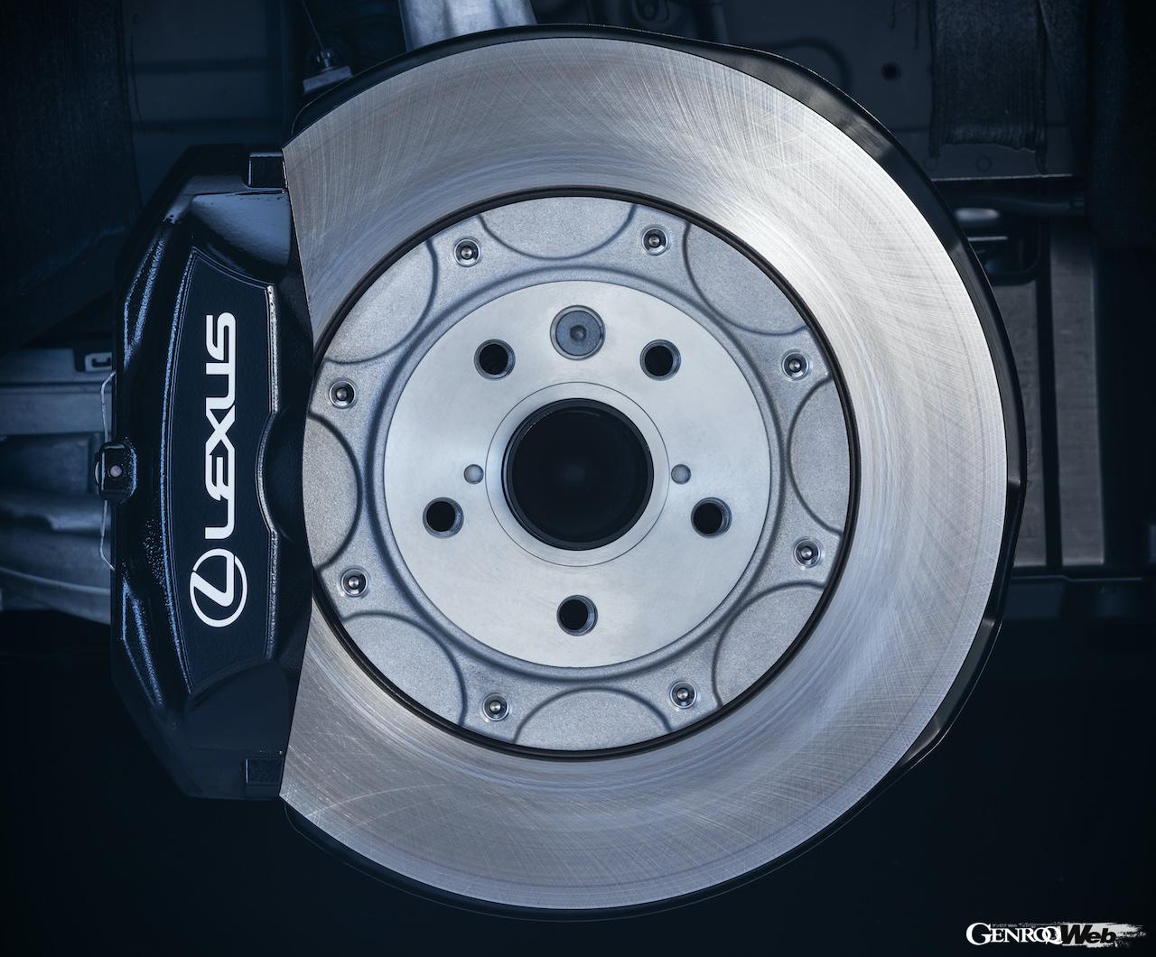 レクサス IS500 “F SPORT Performance First Edition”の大径ブレーキーローター。