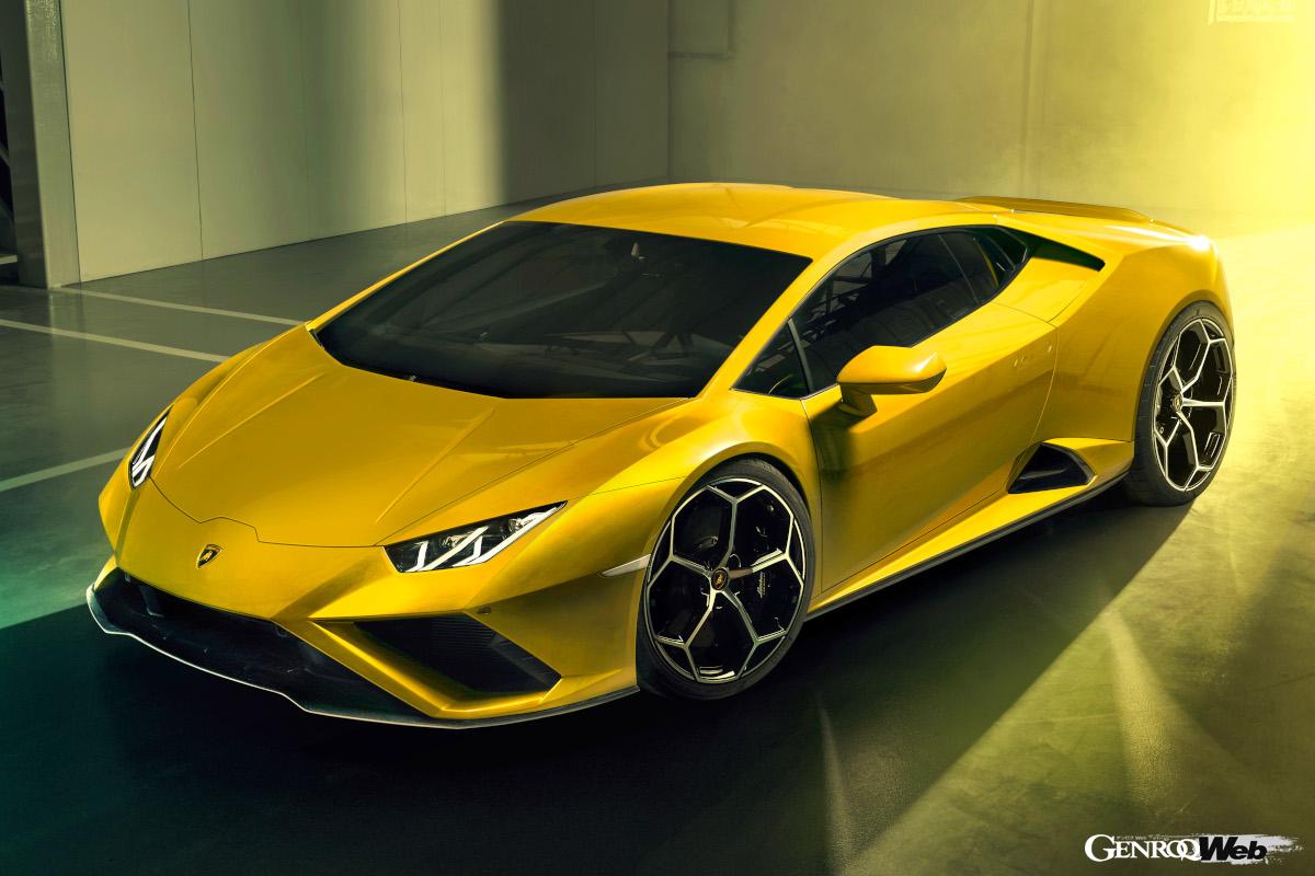 ランボルギーニ ウラカンEVO RWDは、AWDとはフロントバンパーやリヤディフューザーの形状が異なる。