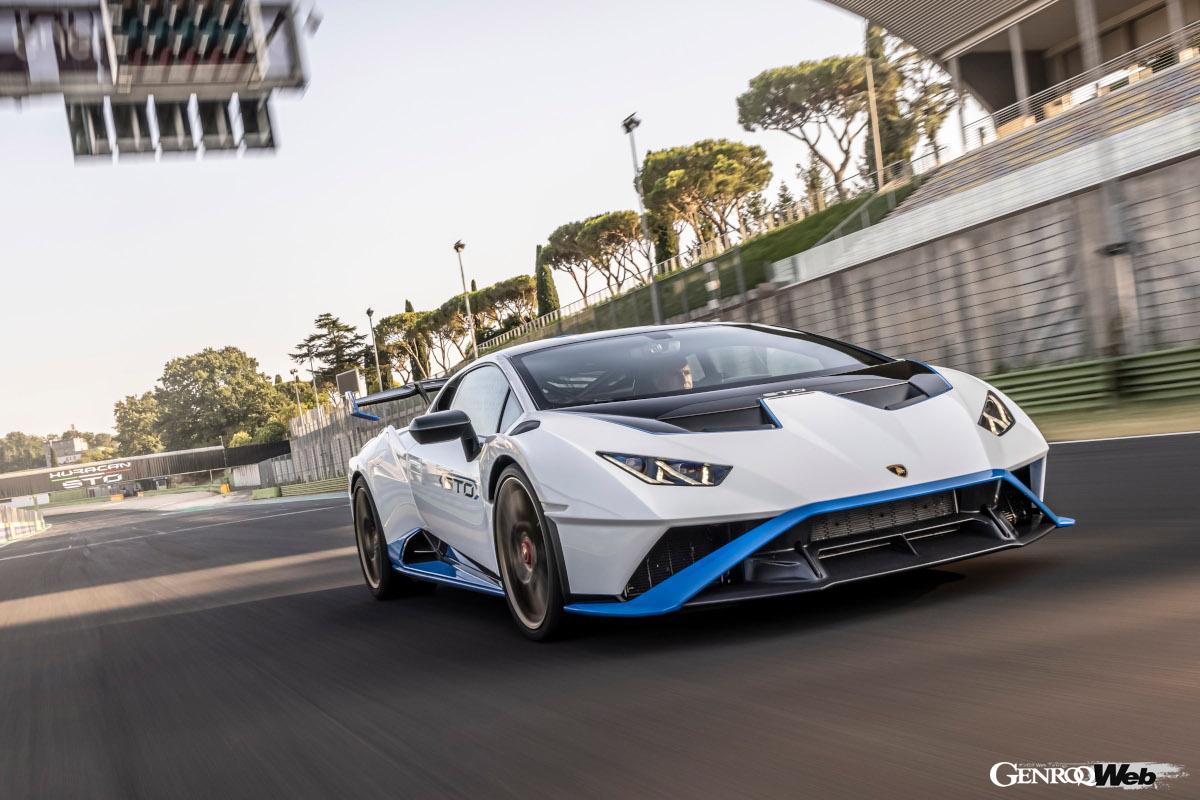 レーシングカーのスーパートロフェオからの技術フィードバックもあるウラカン STO。EVOと較べて約80kg軽量だ。