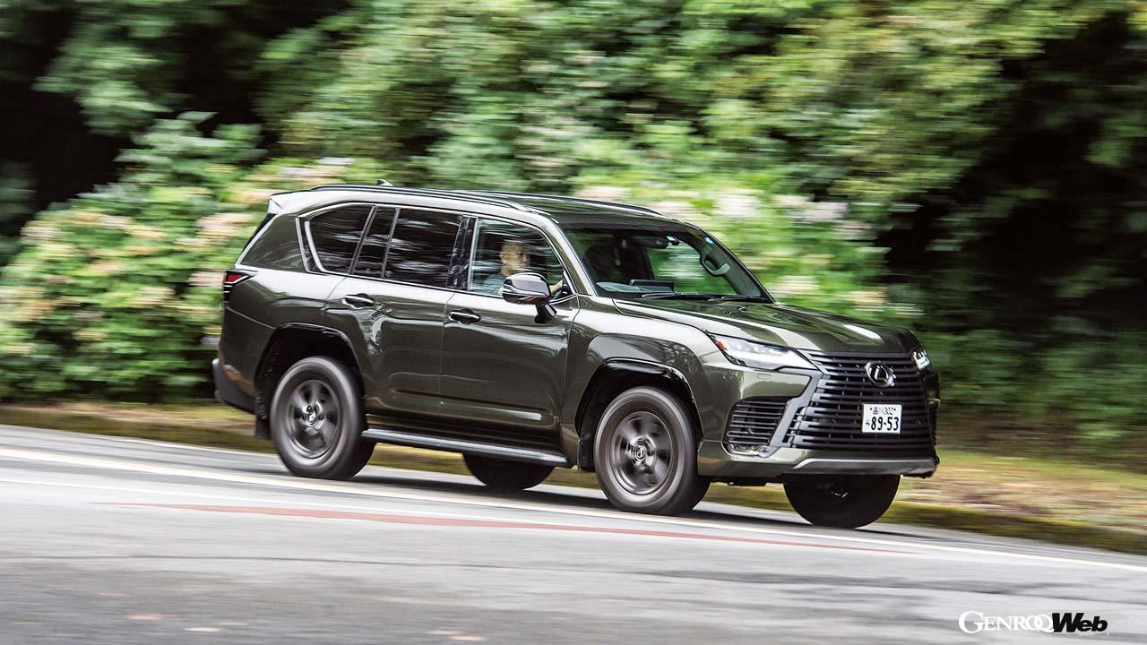 「史上初めてプラットフォーム設計段階からレクサスの要件を入れ込んで開発」されたという4代目LX。