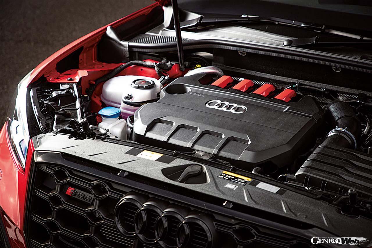 DNF型2.0リッター直4ターボエンジンは最高出力300ps、最大トルク400Nmを発揮する。同型を搭載するS3スポーツバック／セダンはやや高い310psとなる。