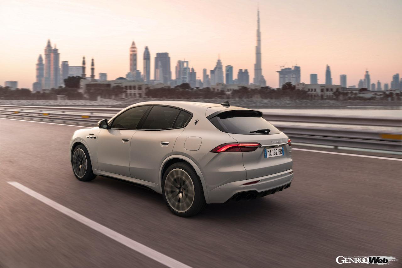 マセラティ グレカーレ モデナのリヤビュー