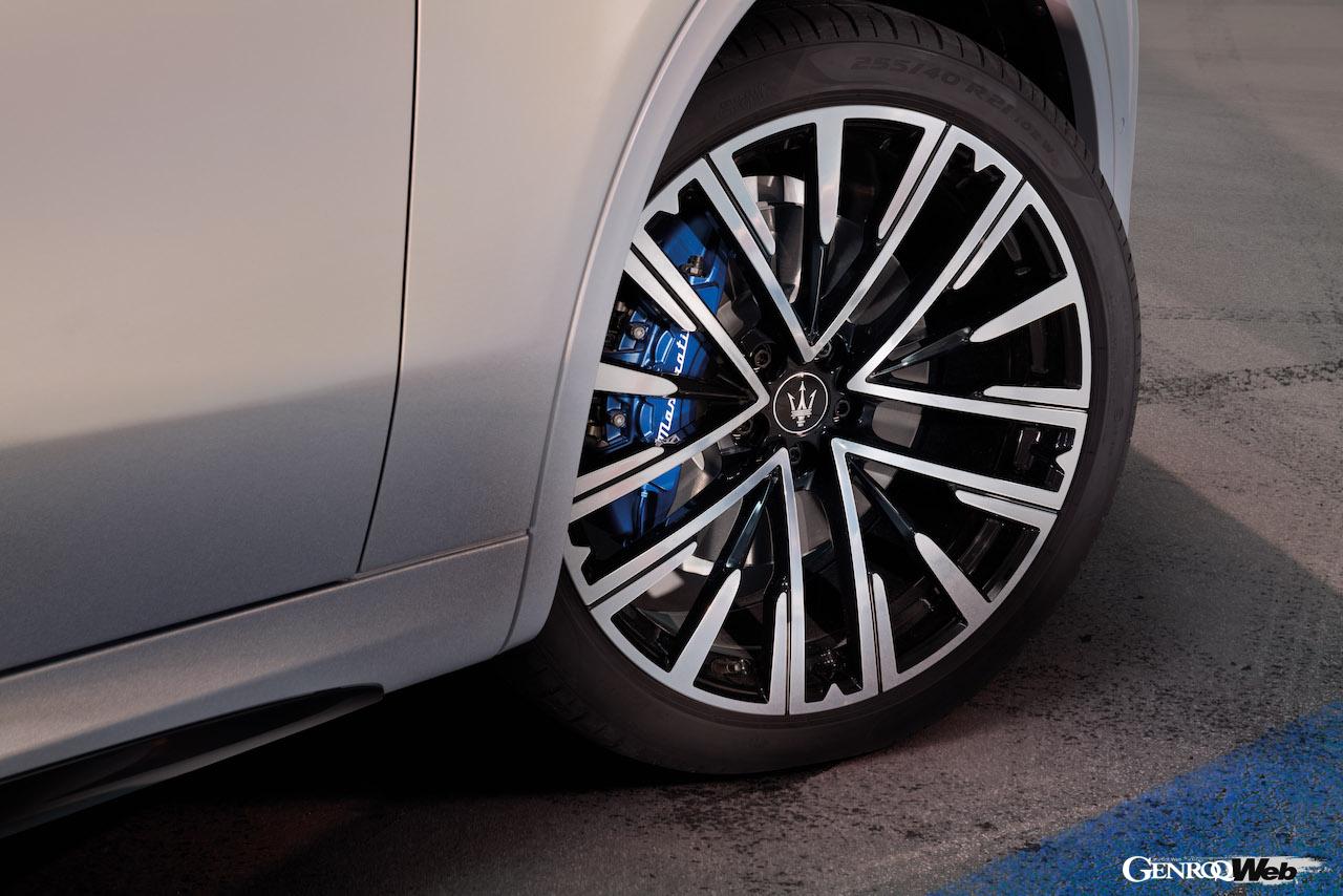 マセラティ グレカーレ モデナのホイール