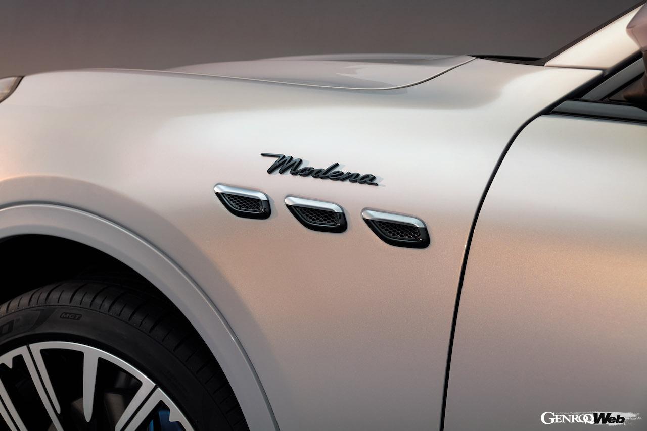マセラティ グレカーレ モデナのサイドセクション