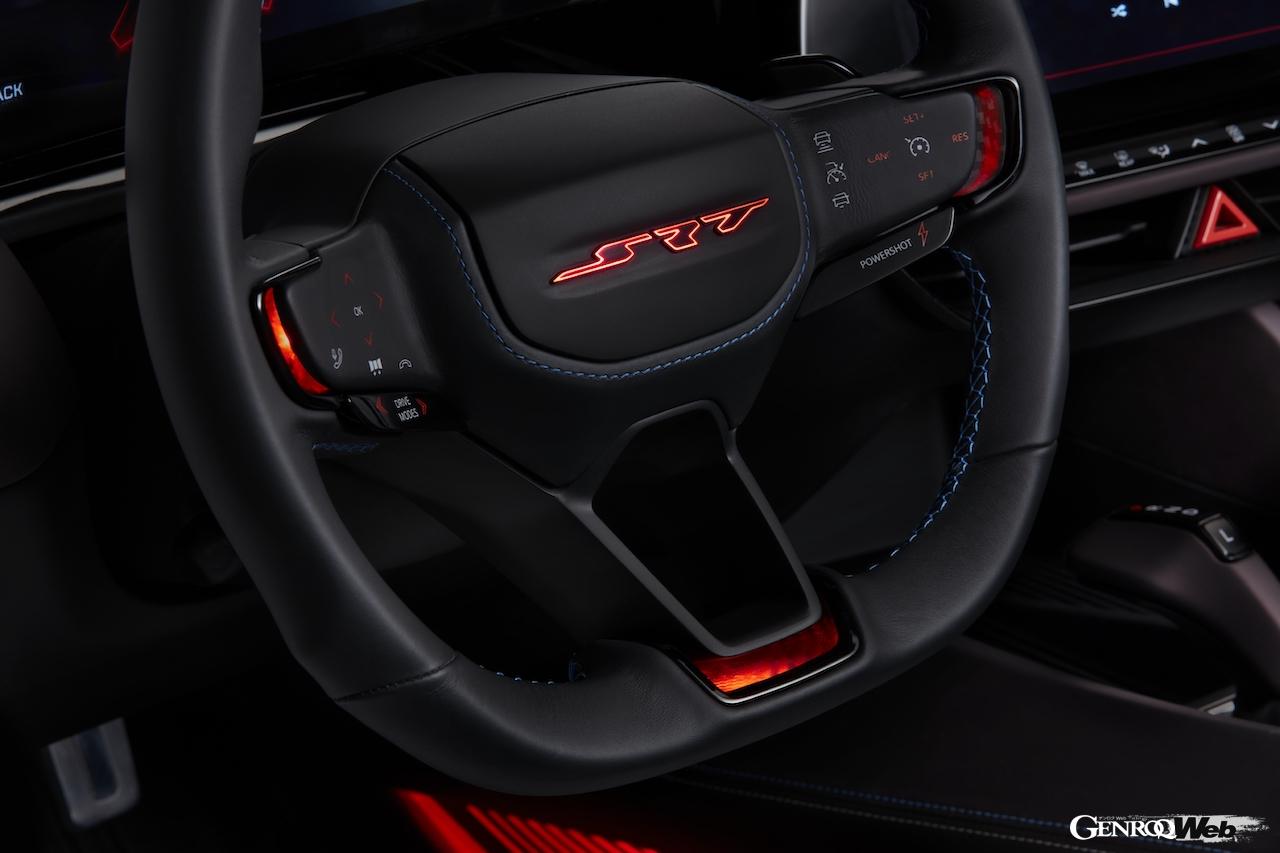 ダッジ チャージャー デイトナ SRT コンセプトのステアリングホイール