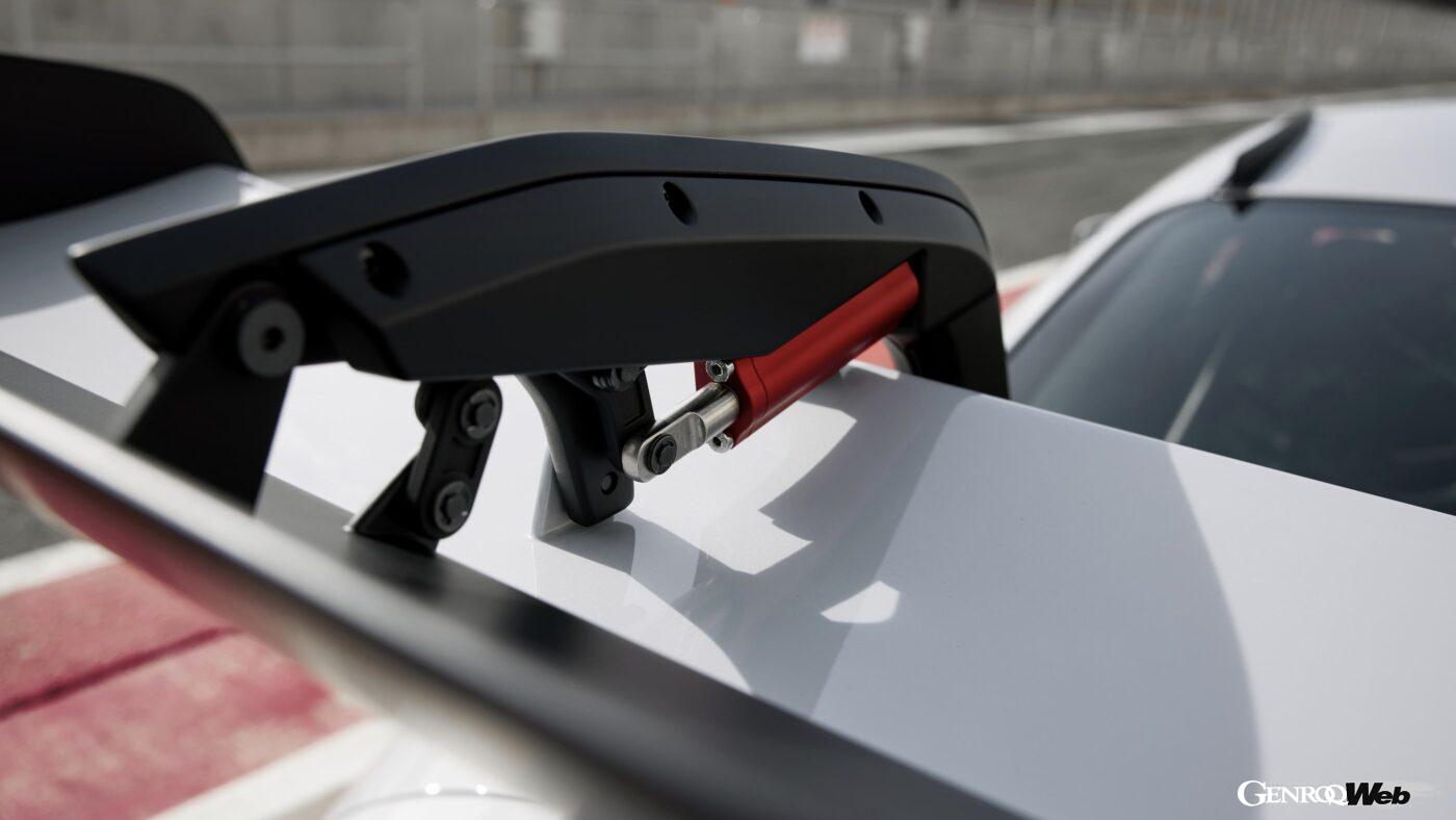 ポルシェ 911 GT3 RSのリヤウィング