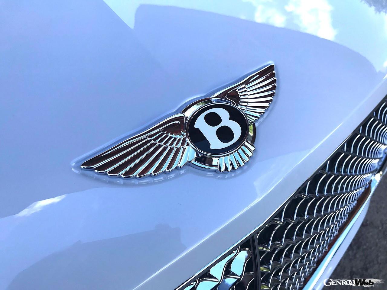 ベントレー ベンテイガ ハイブリッドのエンブレム